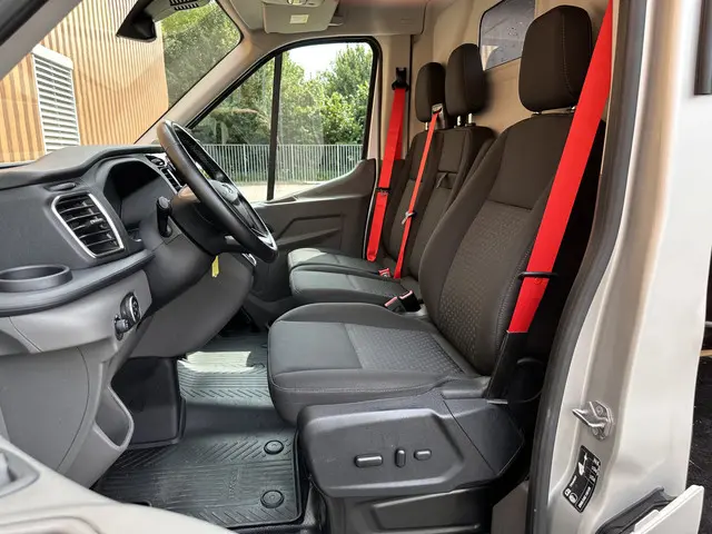 Ford Transit 350 2.0 TDCI L3H2 Limited 2020 Diesel 13