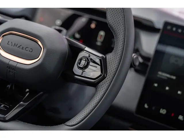 Lynk & Co 08 1.5 More 2026 Hybride Benzine 32