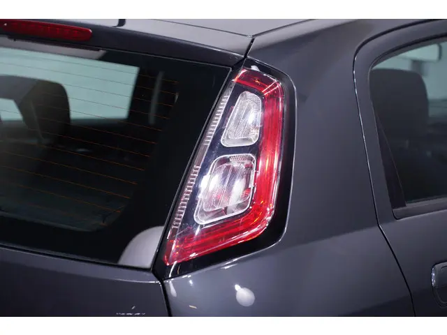 Fiat Punto Evo 1.2 Street 2015 Benzine 16