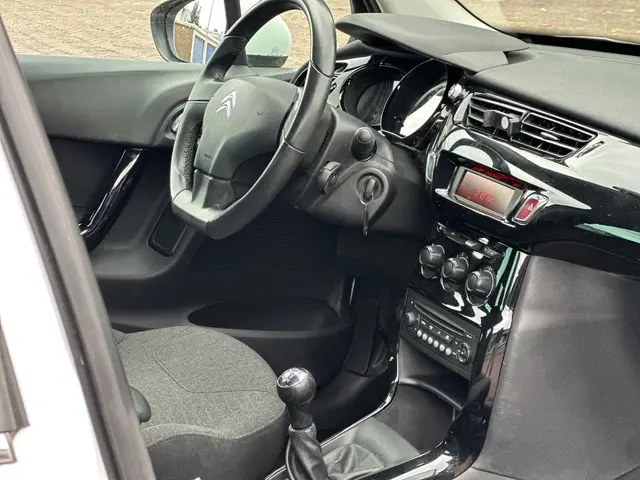 Citroën C3 1.0 PureTech koopje 2015 Benzine 8