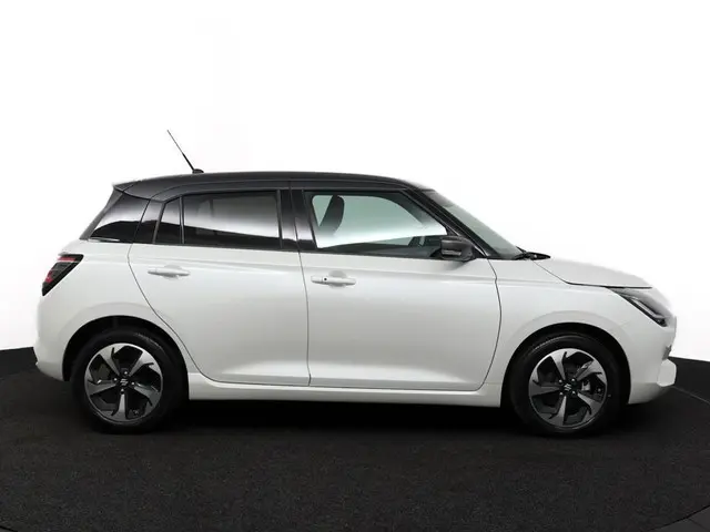 Suzuki Swift 1.2 Style Smart Hybrid 2025 Benzine 13