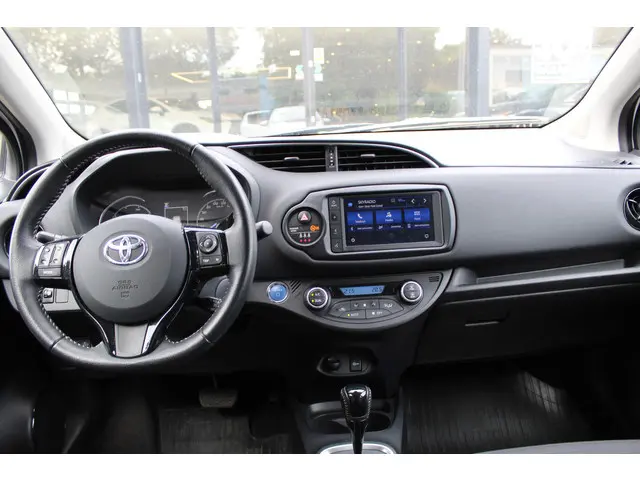 Toyota Yaris 1.5 Hybrid Dynamic 2020 Hybride Benzine 4