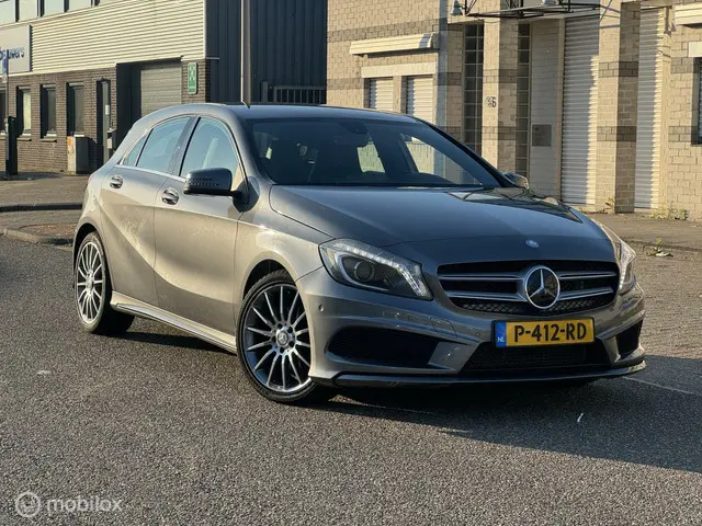 Mercedes-Benz A-Klasse 180 Benzine Automaat 2013 Benzine 8