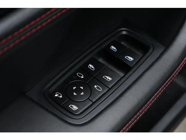 Porsche Taycan GTS 93 kWh 2023 Elektrisch 11