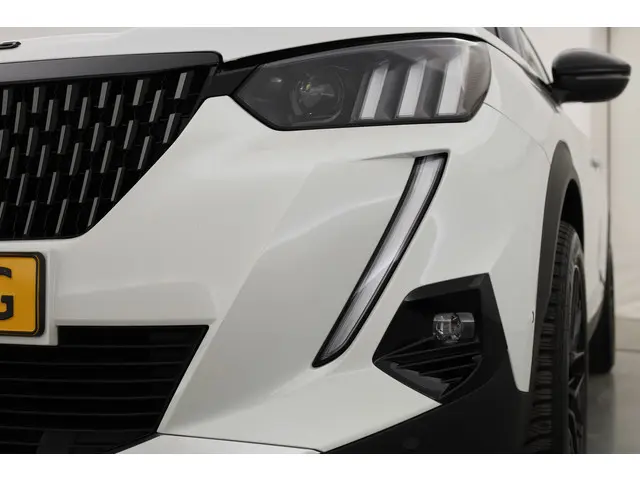 Peugeot 2008 1.2 PureTech GT Pack 2021 Benzine 31