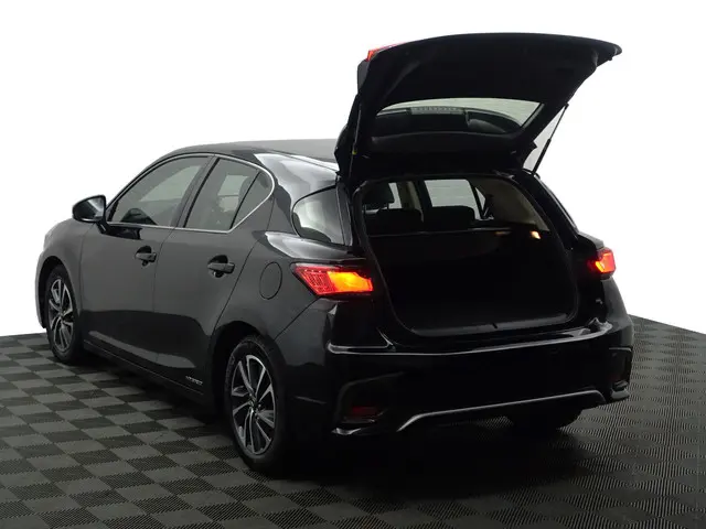 Lexus CT 200h Business Line 2019 Hybride Benzine 29
