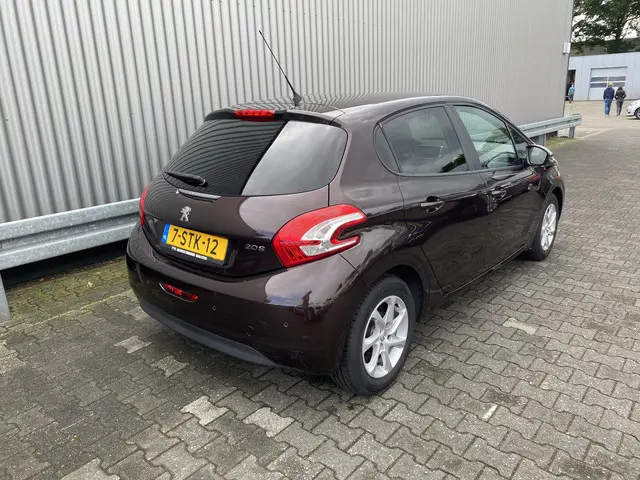 Peugeot 208 2