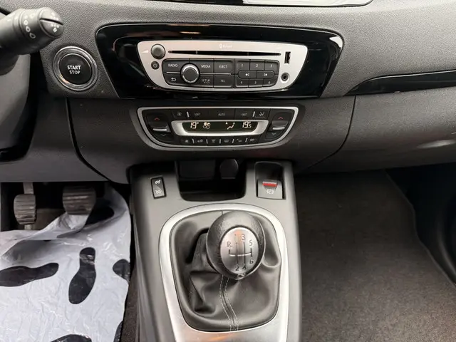 Renault Scénic 1.2 TCe Bose 2014 Benzine 19