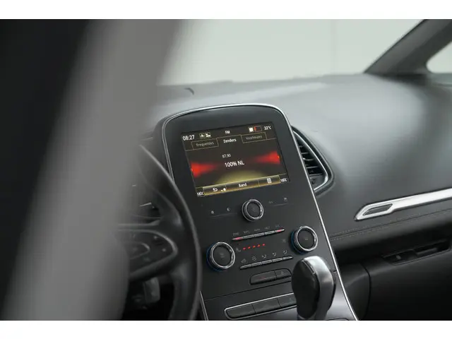 Renault Grand Scénic TCe 140 EDC Limited 2021 Benzine 53