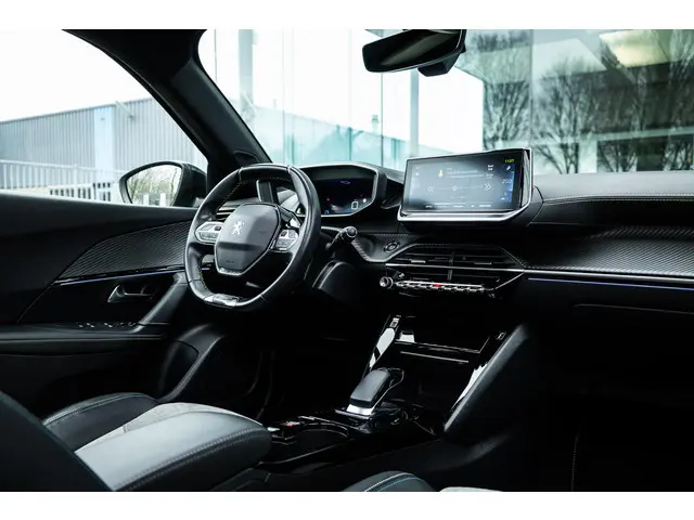 Peugeot e-2008 EV GT Première 50 kWh 2020 Elektrisch 7
