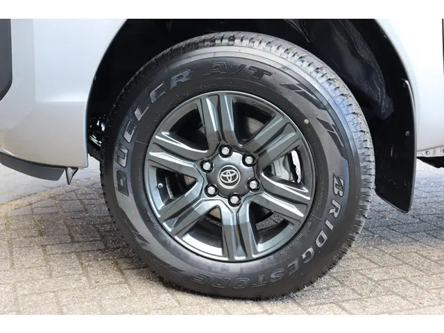 Toyota Hilux 3