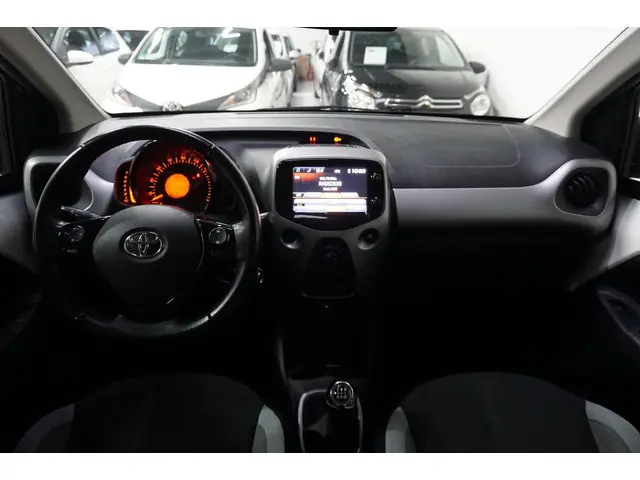 Toyota Aygo 1.0 VVT-i x-sport 2016 Benzine 33
