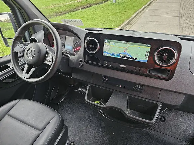 Mercedes-Benz Sprinter 211 2023 Diesel 8