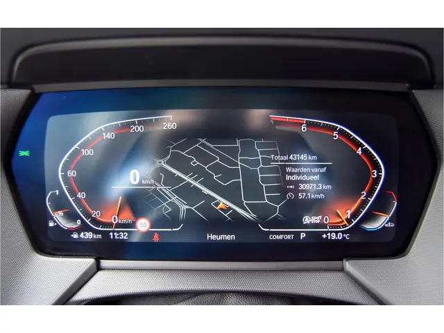 BMW 1 Serie 120i 2023 Benzine 23