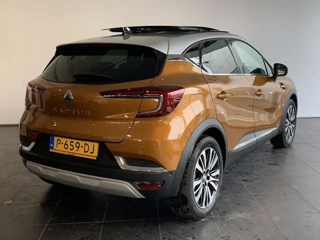 Renault Captur 1.3 TCe 140 Initiale Paris 2022 Benzine 2