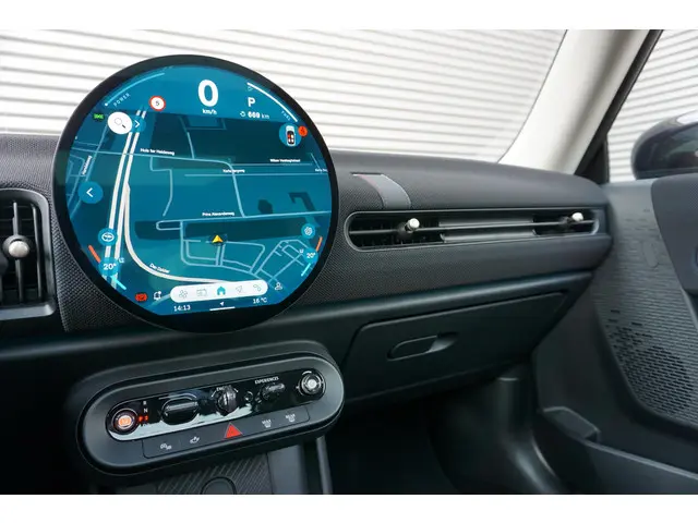 MINI 3-Deurs Cooper C 2025 Benzine 18