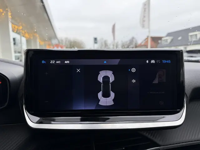 Peugeot 2008 1.2 Hybrid 145 Allure 2025 Hybride Benzine 8