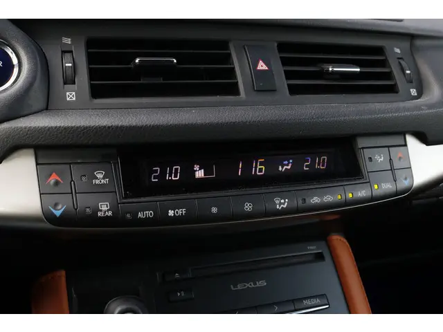 Lexus CT 200h F Sport Line 2018 Hybride Benzine 21