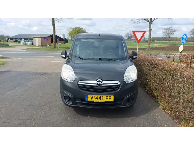 Opel Combo 1.3 CDTi L1H1 Edition 2017 Diesel 8