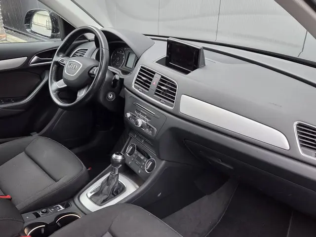 Audi Q3 1.4 TFSI CoD Adrenalin Automaat 2016 Benzine 2