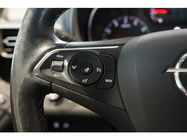 Opel Combo Tour 1.2 Turbo L2H1 Edition 7p. 2020 Benzine 25