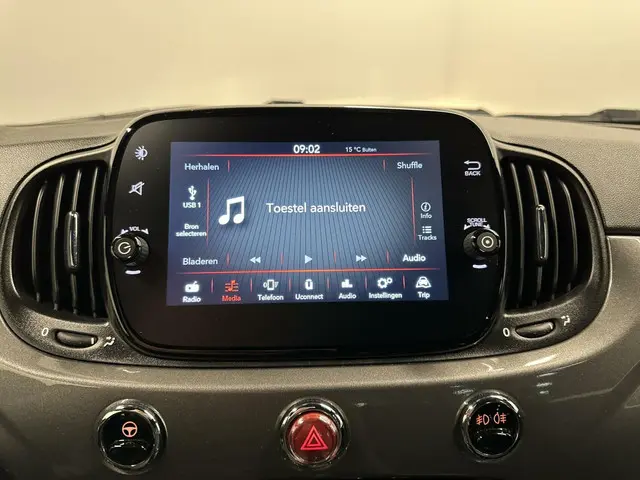 Fiat 500 1.0 Hybrid Club CRUISE ECC 2022 Hybride Benzine 26