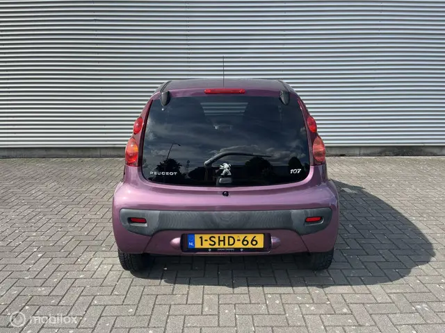 Peugeot 107 1.0 Envy | Airco | elekt. ramen | 2013 Benzine 9