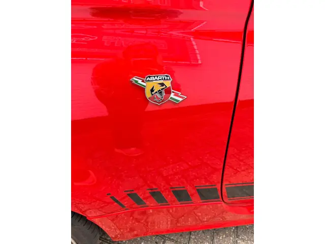 Fiat 500 1.4 T-Jet Abarth 595 2022 Benzine 4