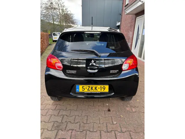 Mitsubishi Space Star 1.0 Bright 2015 Benzine 10
