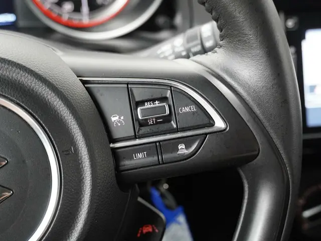 Suzuki Swift 1.2 Select Smart Hybrid 2022 Benzine 13