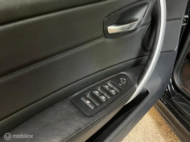 BMW 1 Serie Cabrio 118i High Executive 2012 Benzine 19