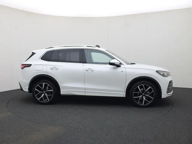 Volkswagen Tiguan 1.5 eTSI/150PK R-Line DSG 2024 Benzine 3