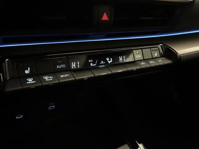 Toyota Prius 2.0 Plug-in Executive 2024 Hybride Benzine 37