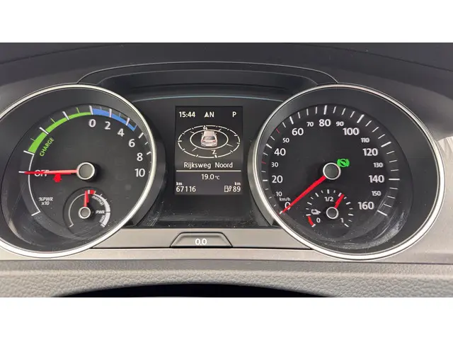 Volkswagen e-Golf e-Golf 2015 Elektrisch 22