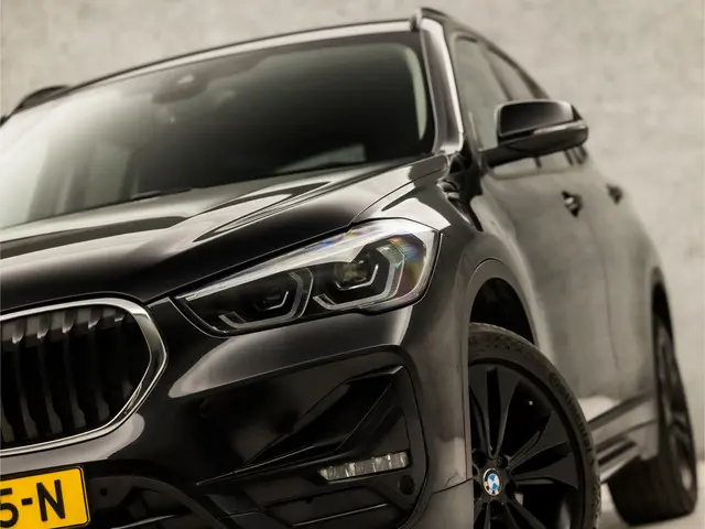 BMW X1 sDrive18i High Executive 2021 Benzine 18