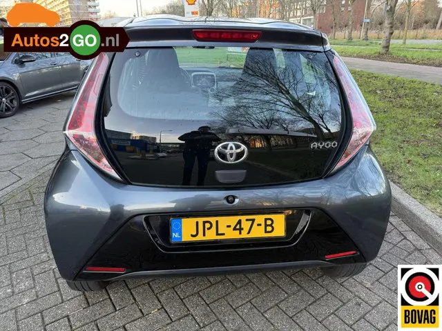 Toyota Aygo 1.0 VVT-i x-play 2014 Benzine 15