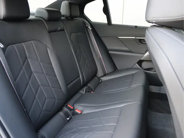 BMW i5 M60 xDrive 84 kWh 2023 Elektrisch 34