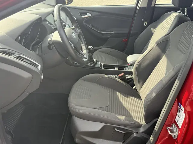 Ford Focus Wagon 1.0 Ecoboost Titanium 2016 Benzine 27
