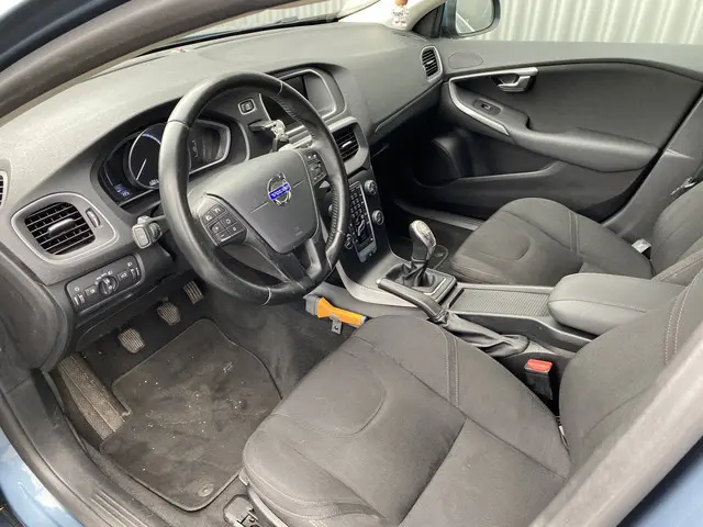 Volvo V40 1.6 T3 Kinetic 2012 Benzine 3