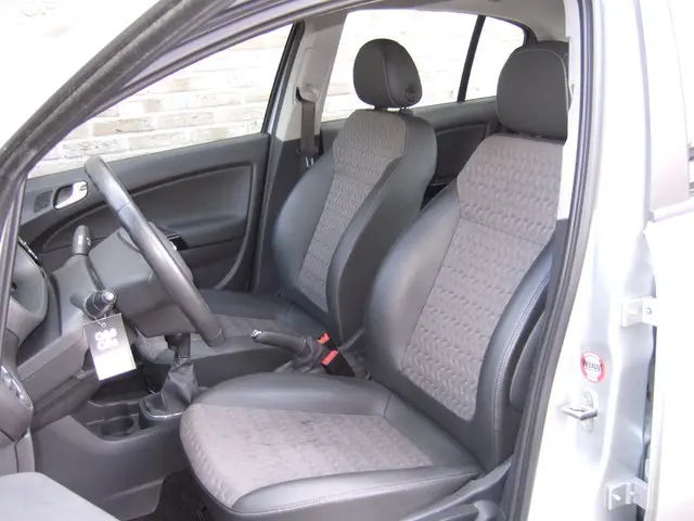 Opel Corsa 1.4-16V Cosmo - Navigatie - 2013 Benzine 14
