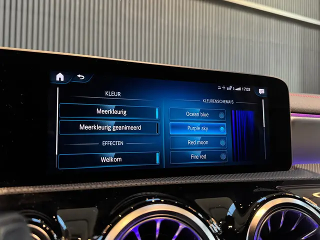 Mercedes-Benz CLA 180 AMG Camera Sfeer 2020 Benzine 34