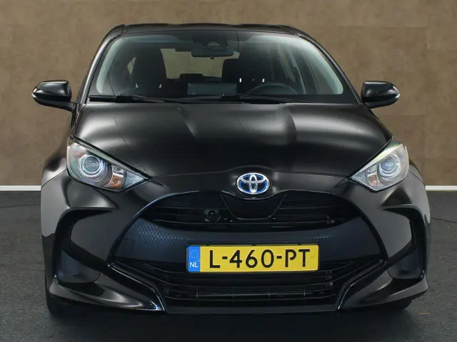 Toyota Yaris 1.5 Hybrid Active 2021 Hybride Benzine 8