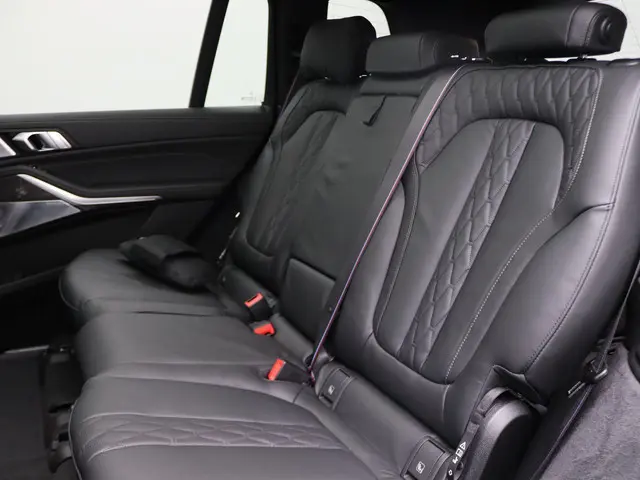 BMW X7 xDrive40i 2025 Benzine 8