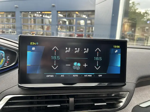 Peugeot 3008 1.6 HYbrid 225 GT 2023 Hybride Benzine 13