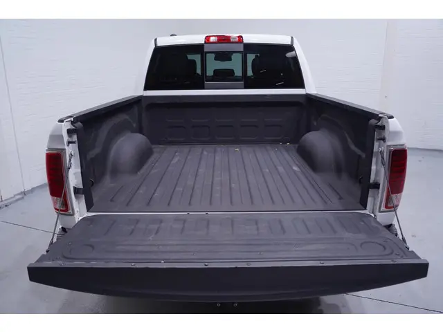 Dodge Ram 1500 5.7 V8 4x4 Crew Cab 5'7 Rebel 2019 Benzine 10