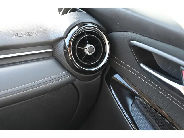 Mazda 2 Skyactiv-G 90 5MT GT-M 2017 Benzine 24