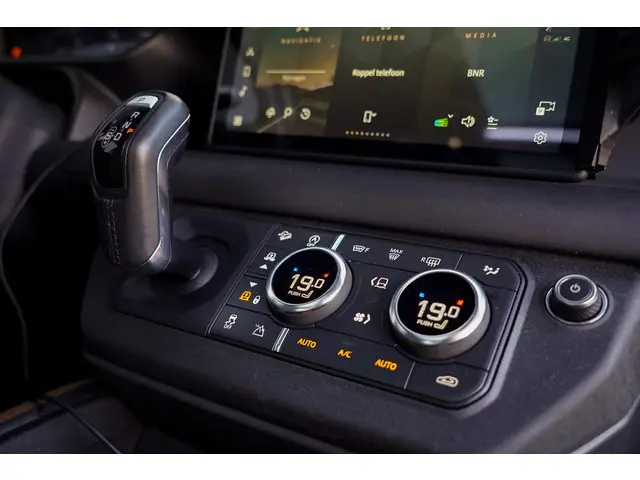 Land Rover Defender 90 3.0 P400 90 X 2021 Benzine 44