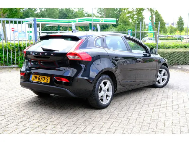 Volvo V40 3