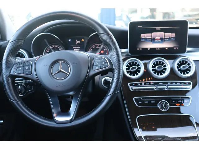 Mercedes-Benz C-Klasse 3