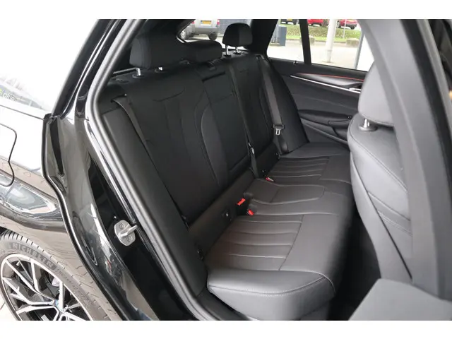 BMW 5 Serie Touring 530e xDrive 2024 Hybride Benzine 21